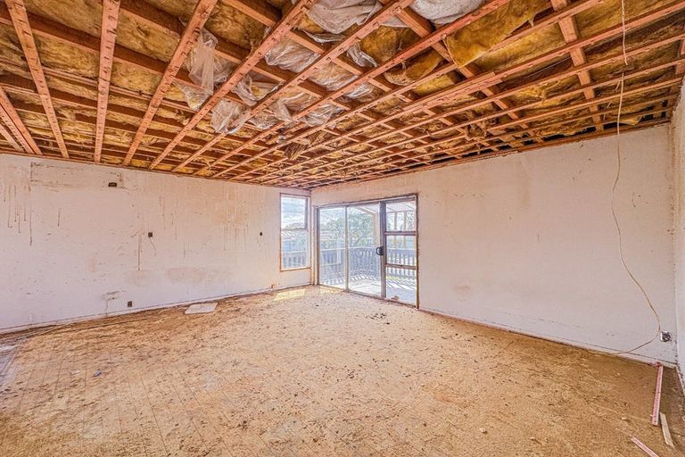 Photo of property in 43 Sandbrook Avenue, Otara, Auckland, 2023