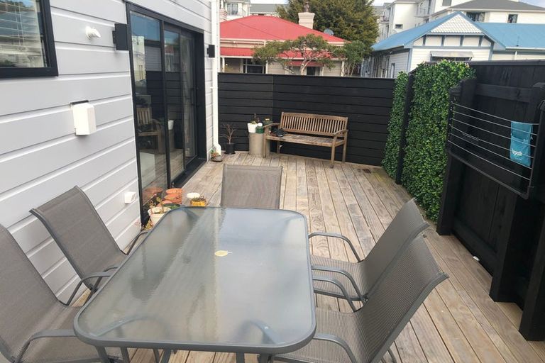 Photo of property in 1/10 Palm Grove, Berhampore, Wellington, 6023