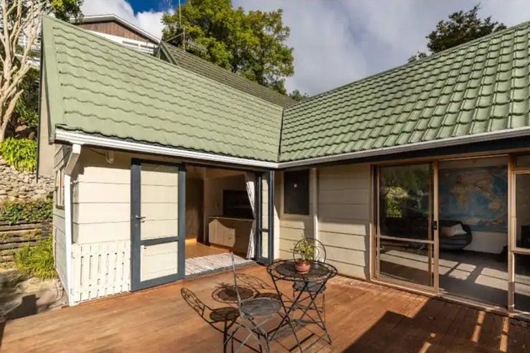 Photo of property in 22 Burns Road, Hospital Hill, Napier, 4110