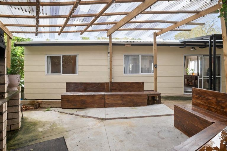 Photo of property in 2/6 Makora Road, Massey, Auckland, 0614