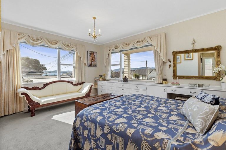 Photo of property in 26 Ferry Street, Seatoun, Wellington, 6022