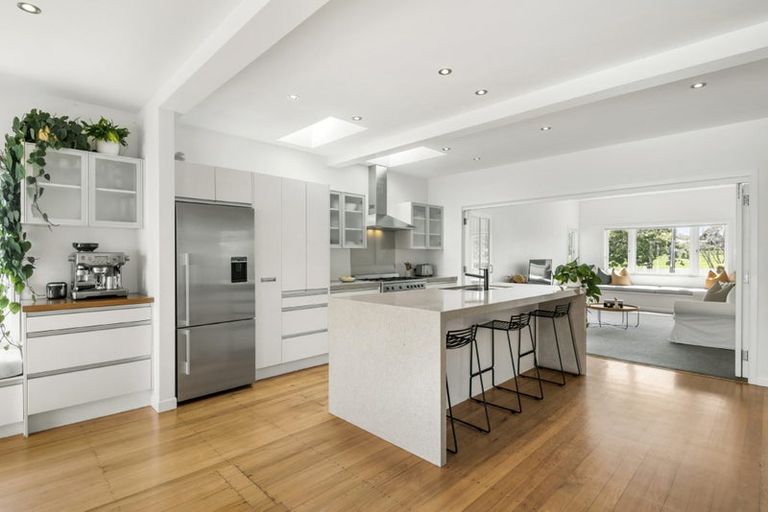 Photo of property in 165 Vauxhall Road, Narrow Neck, Auckland, 0624