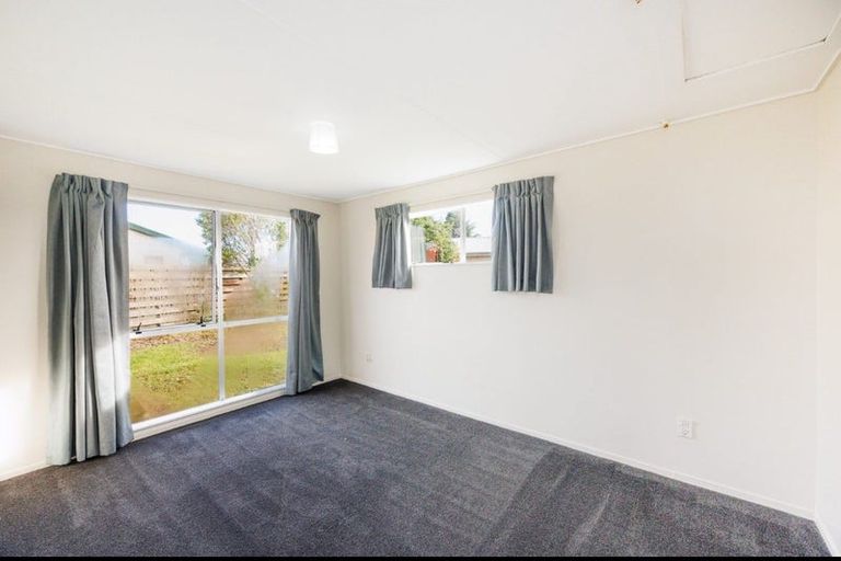 Photo of property in 41 Acacia Street, Kelvin Grove, Palmerston North, 4414