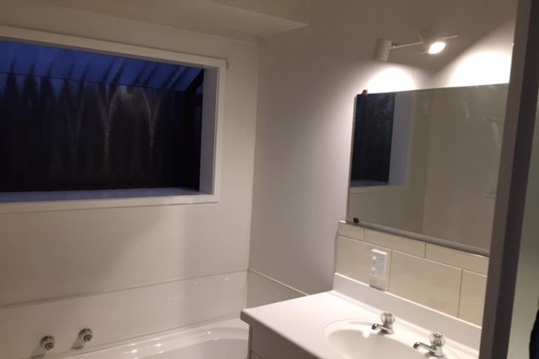 Photo of property in 5 Alpha Street, Papakura, 2110