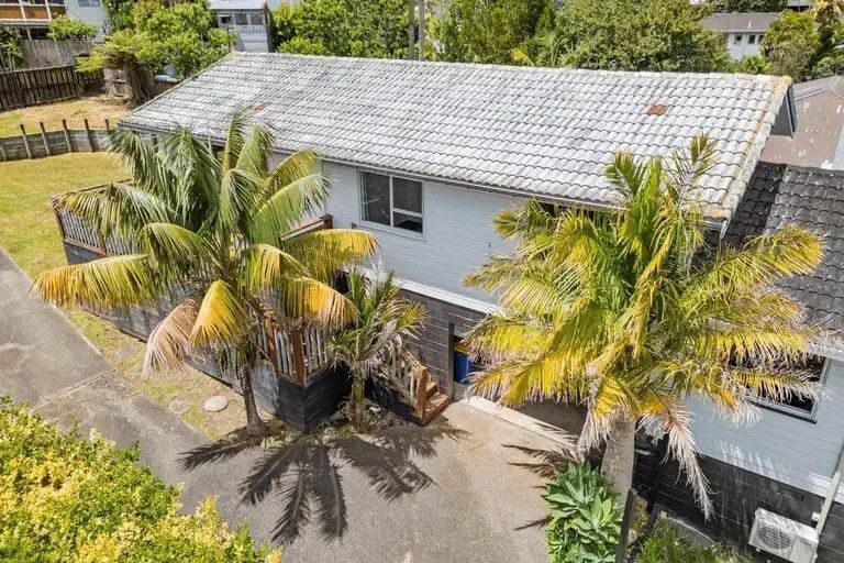 Photo of property in 2/25 Moire Road, Massey, Auckland, 0614