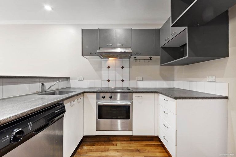 Photo of property in 28 Chapel Road, Flat Bush, Auckland, 2019
