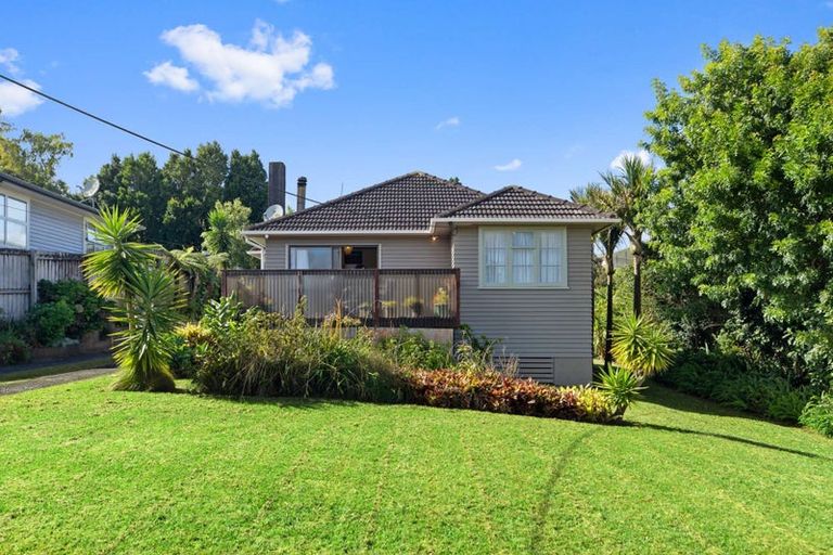 Photo of property in 38 Hand Road, Helensville, 0800