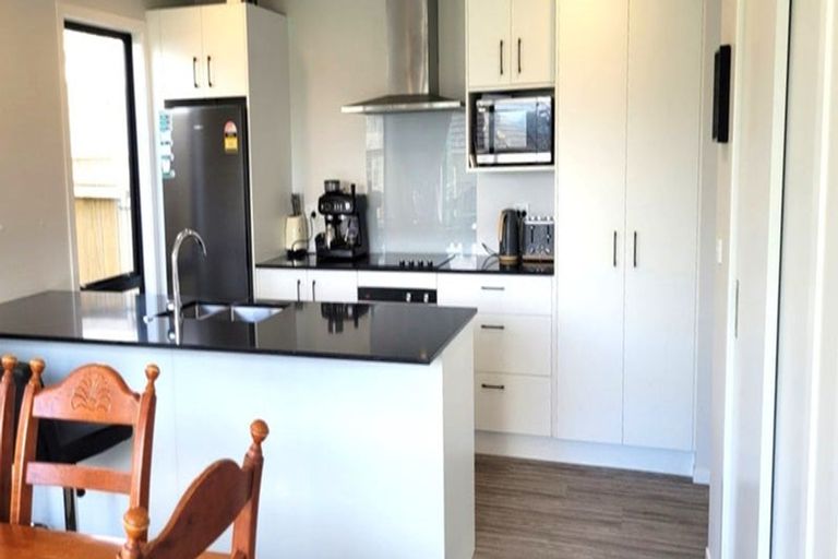 Photo of property in 3d Taupiri Crescent, Titahi Bay, Porirua, 5022