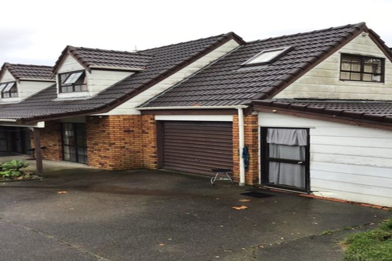 Photo of property in 1/4227 Great North Road, Glendene, Auckland, 0602