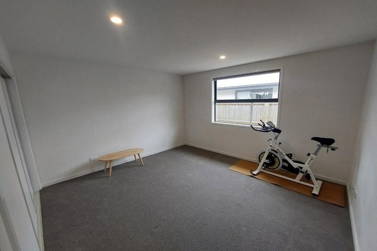 Photo of property in 33 Robert Duncan Road, Belfast, Christchurch, 8051