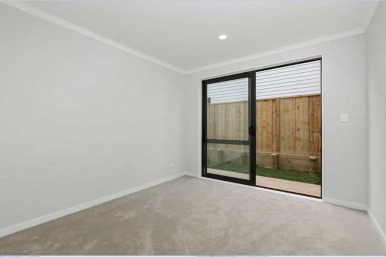Photo of property in 104 Godfrey Drive, Orewa, 0931