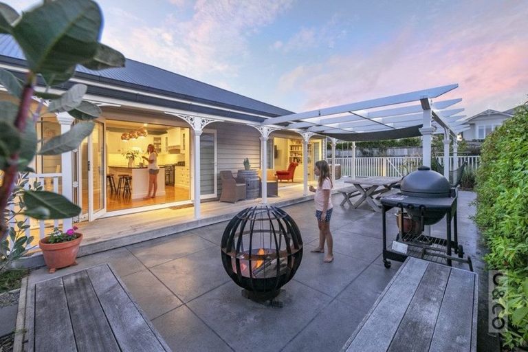 Photo of property in 40 Maude Street, Riverhead, 0820