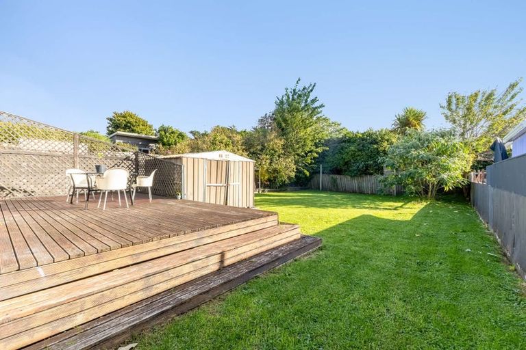 Photo of property in 84 Pioneer Road, Moturoa, New Plymouth, 4310