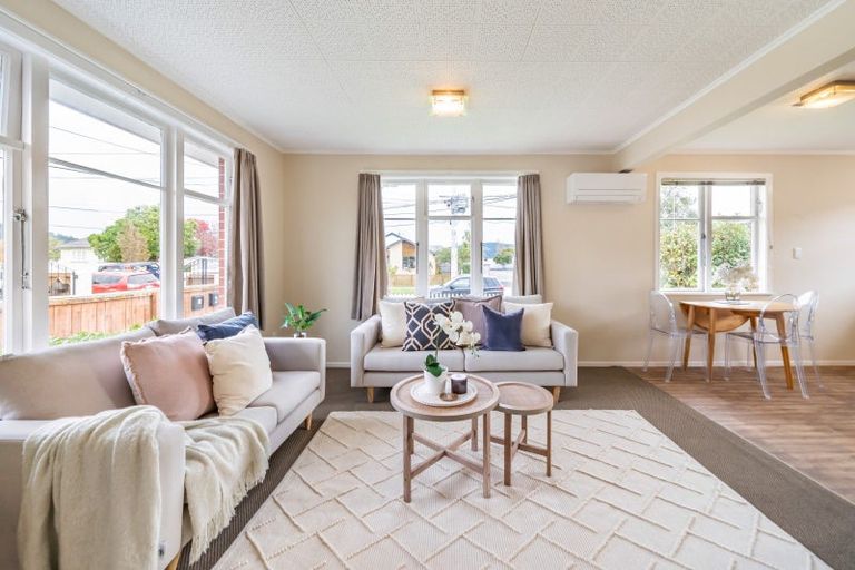 Photo of property in 1/6 Oxford Crescent, Ebdentown, Upper Hutt, 5018