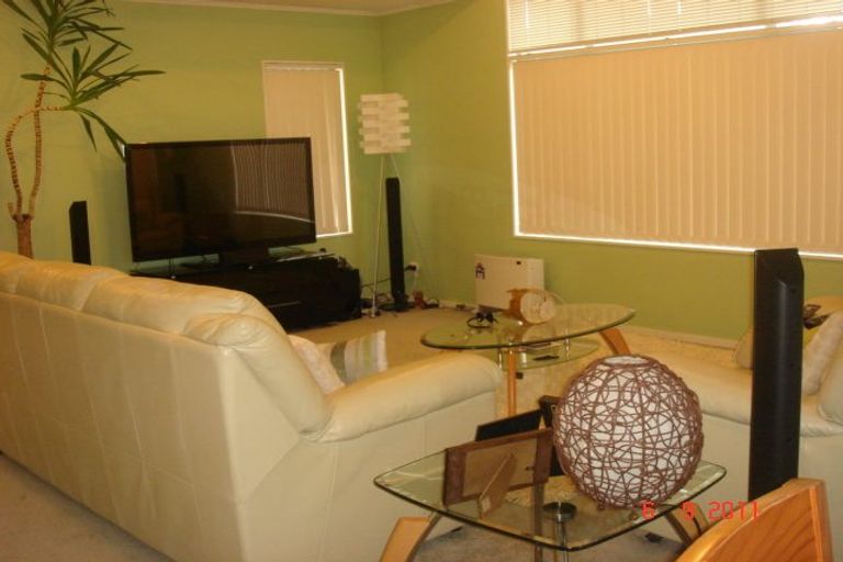 Photo of property in 11 Garden Lane, Torbay, Auckland, 0632