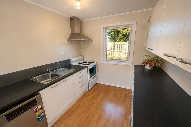 Photo of property in 3/12 Thornley Street, Titahi Bay, Porirua, 5022