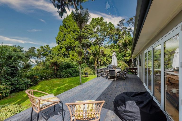 Photo of property in 282 Shaw Road, Titirangi, Auckland, 0604