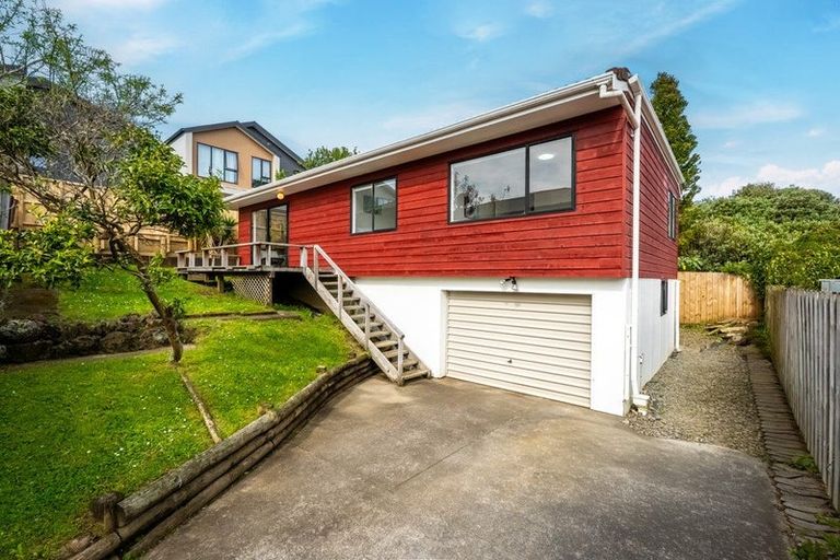 Photo of property in 2/38 Waverley Avenue, Glenfield, Auckland, 0629