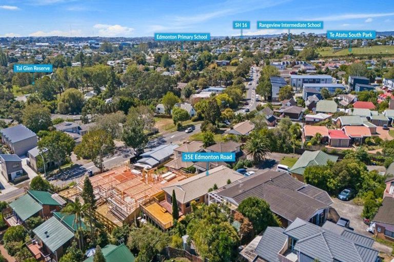 Photo of property in 35e Edmonton Road, Henderson, Auckland, 0612