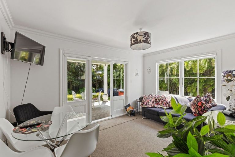Photo of property in 122 Hine Street, New Plymouth, 4310