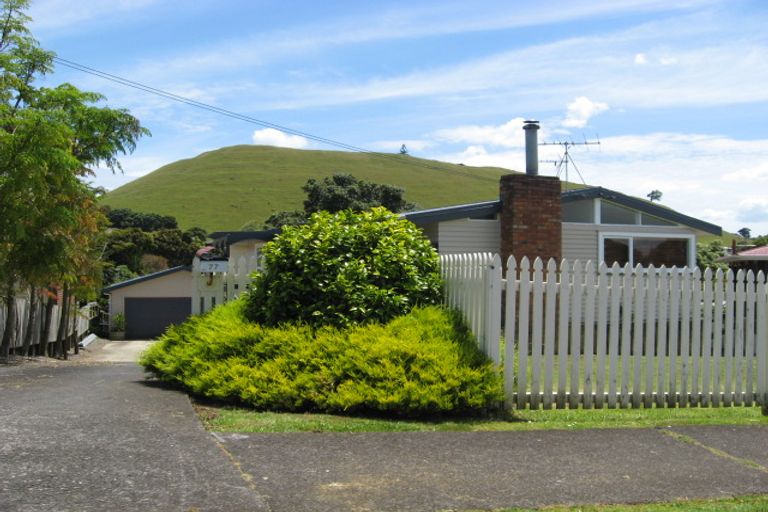 Photo of property in 77 Miller Road, Mangere Bridge, Auckland, 2022