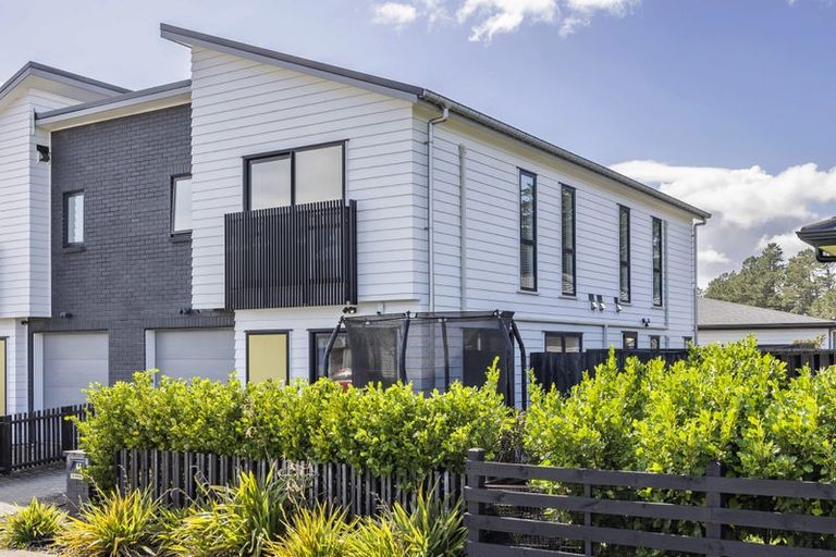 Photo of property in 97 Schoolside Road, Kumeu, 0810