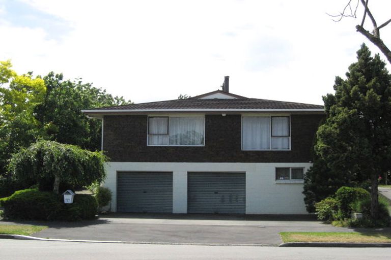 Photo of property in 14 Camberwell Place, Avonhead, Christchurch, 8042
