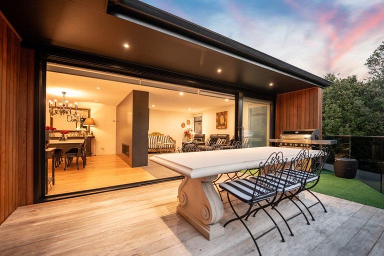 Photo of property in 7 Hartles Place, Mellons Bay, Auckland, 2014