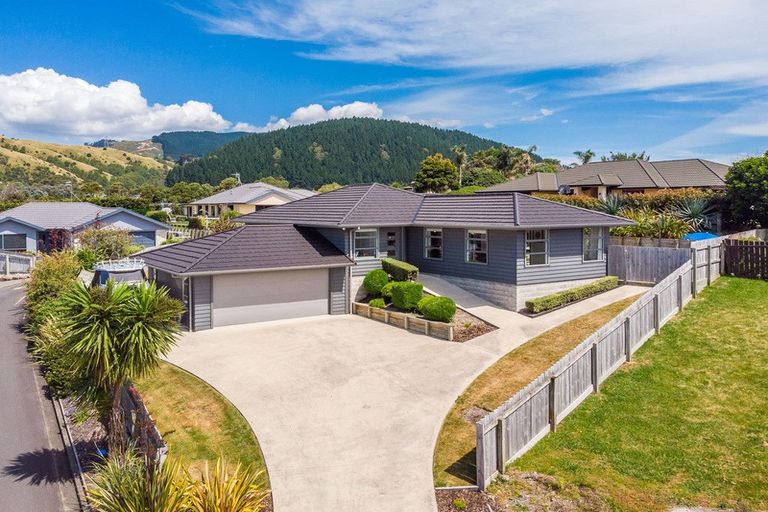 Photo of property in 6 Lambert Way, Paraparaumu, 5032