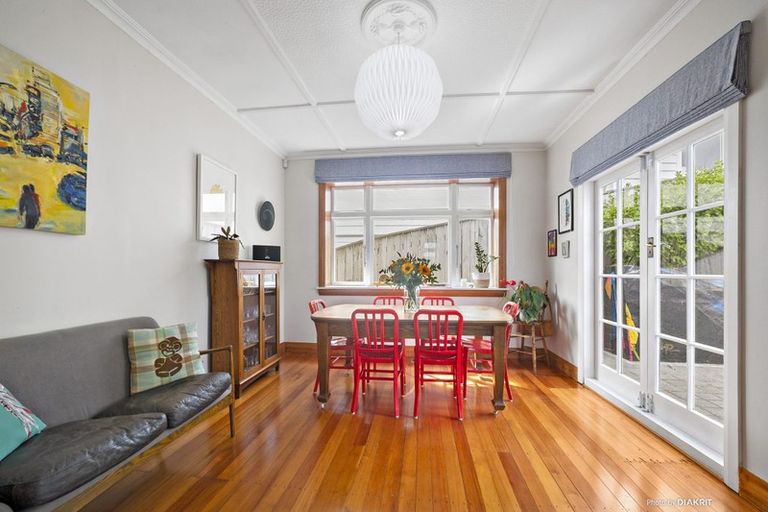 Photo of property in 85 The Parade, Island Bay, Wellington, 6023