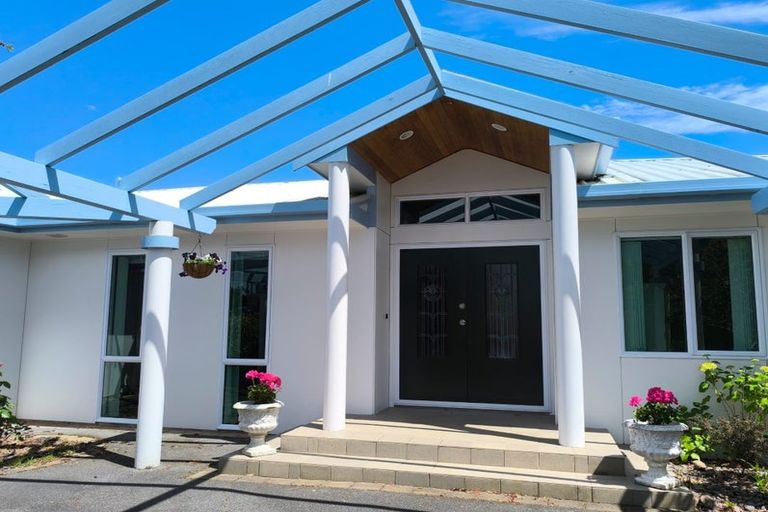 Photo of property in 39 Lanyon Place, Whitby, Porirua, 5024