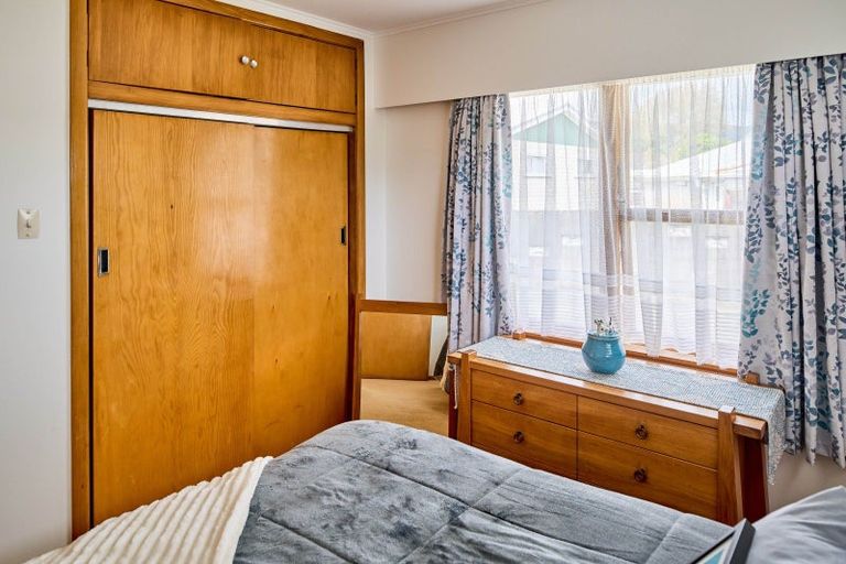 Photo of property in 29 Rosebank Avenue, Avalon, Lower Hutt, 5011