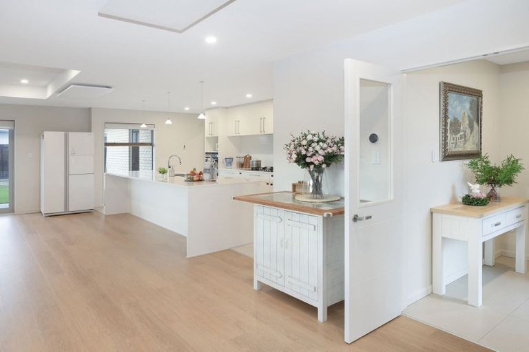 Photo of property in 94 Rannoch Drive, Broomfield, Christchurch, 8042