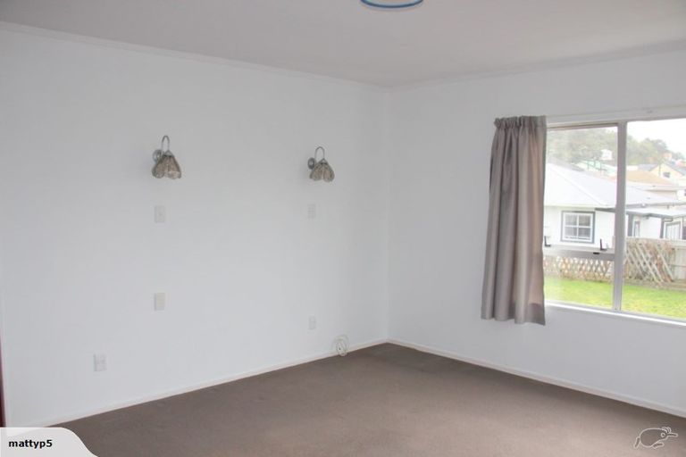 Photo of property in 65 Freyberg Street, Lyall Bay, Wellington, 6022