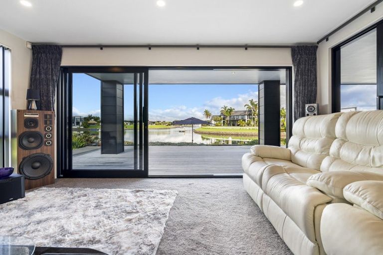 Photo of property in 25 Waitemata Drive, One Tree Point, 0118