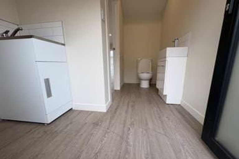 Photo of property in 40c Kervil Avenue, Te Atatu Peninsula, Auckland, 0610