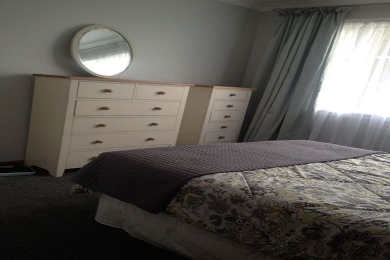 Photo of property in 16 Freyberg Street, Roslyn, Palmerston North, 4414