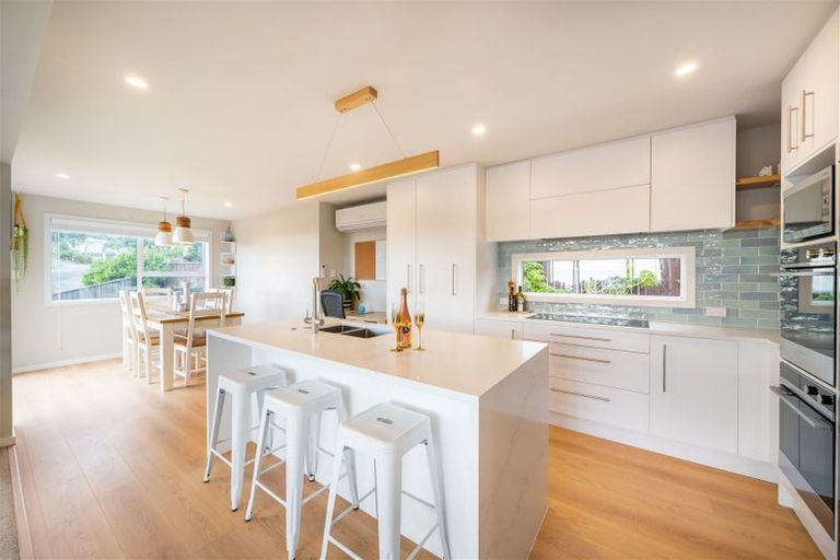 Photo of property in 86 Mercury Way, Whitby, Porirua, 5024