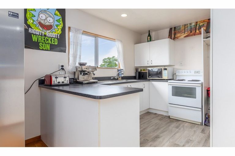 Photo of property in 12a Jean Place, Stanmore Bay, Whangaparaoa, 0932