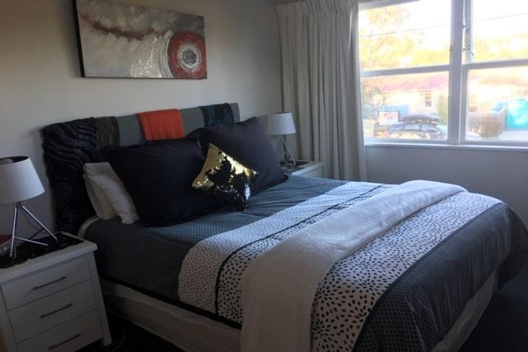 Photo of property in 32 Oswald Crescent, Paparangi, Wellington, 6037