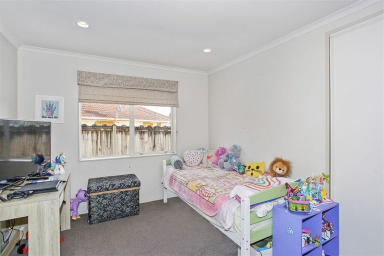 Photo of property in 21 Milson Drive, Papakura, 2110