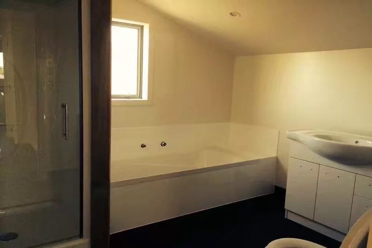 Photo of property in 50 Elizabeth Street, Moera, Lower Hutt, 5010