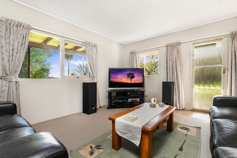 Photo of property in 9 Seakens Way, Glen Eden, Auckland, 0602
