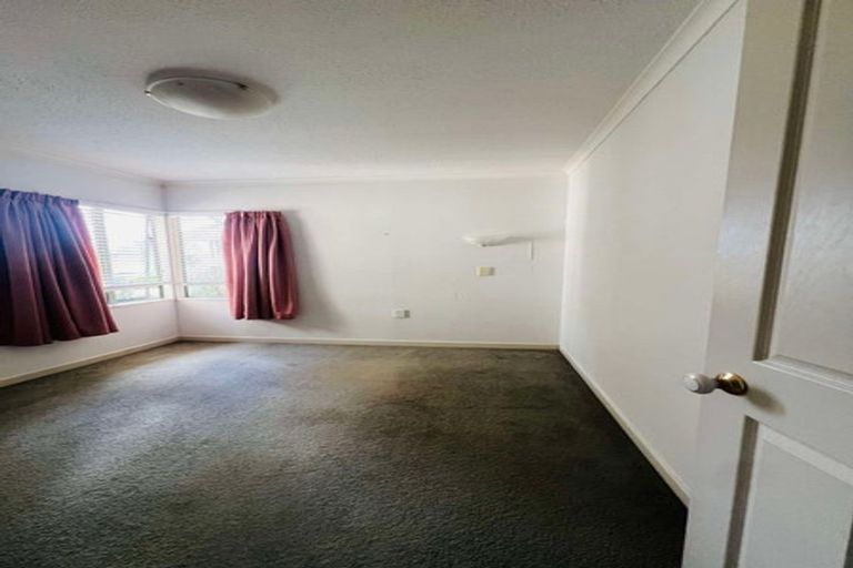 Photo of property in 30 Caroline Crescent, Highbury, Palmerston North, 4412