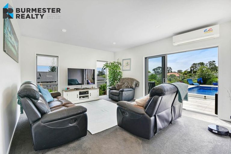 Photo of property in 10 St Julia Court, Helensville, 0800