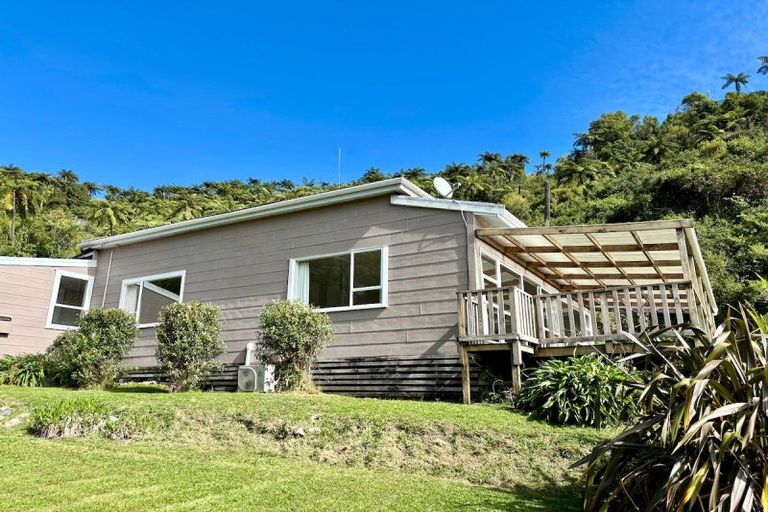 Photo of property in 16 Moss Street, Greymouth, 7805