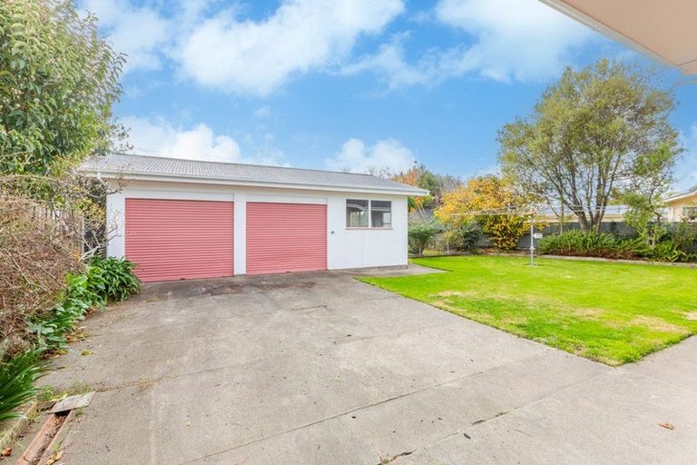 Photo of property in 6 Gebbie Road, Taradale, Napier, 4112