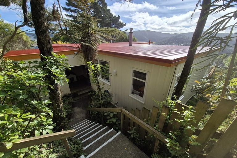 Photo of property in 51 Huntingdon Street, Northland, Wellington, 6012