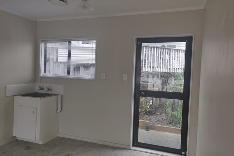 Photo of property in 2/65 Golf Road, New Lynn, Auckland, 0600