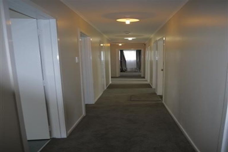 Photo of property in 9 Arnhem Place, Pukekohe, 2120